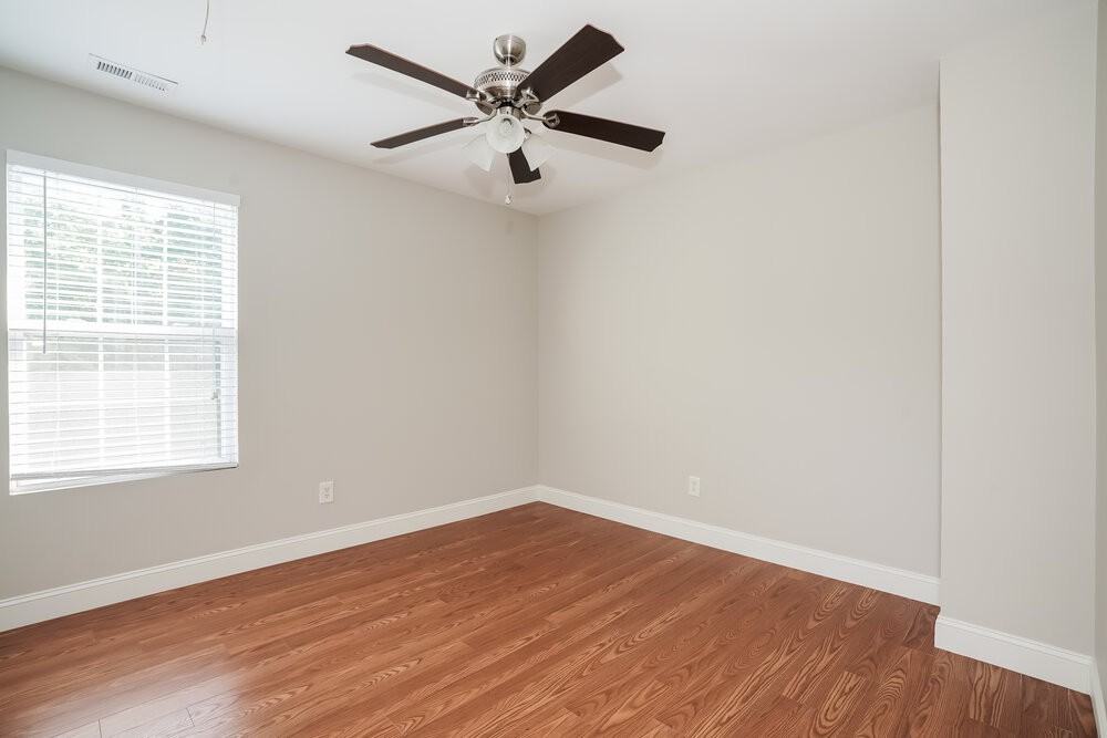 5037 Timber Trail Dr - Photo 4 of 17