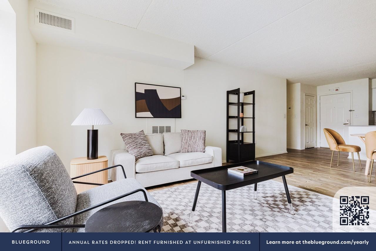 444 Washington Boulevard - Photo 4 of 47