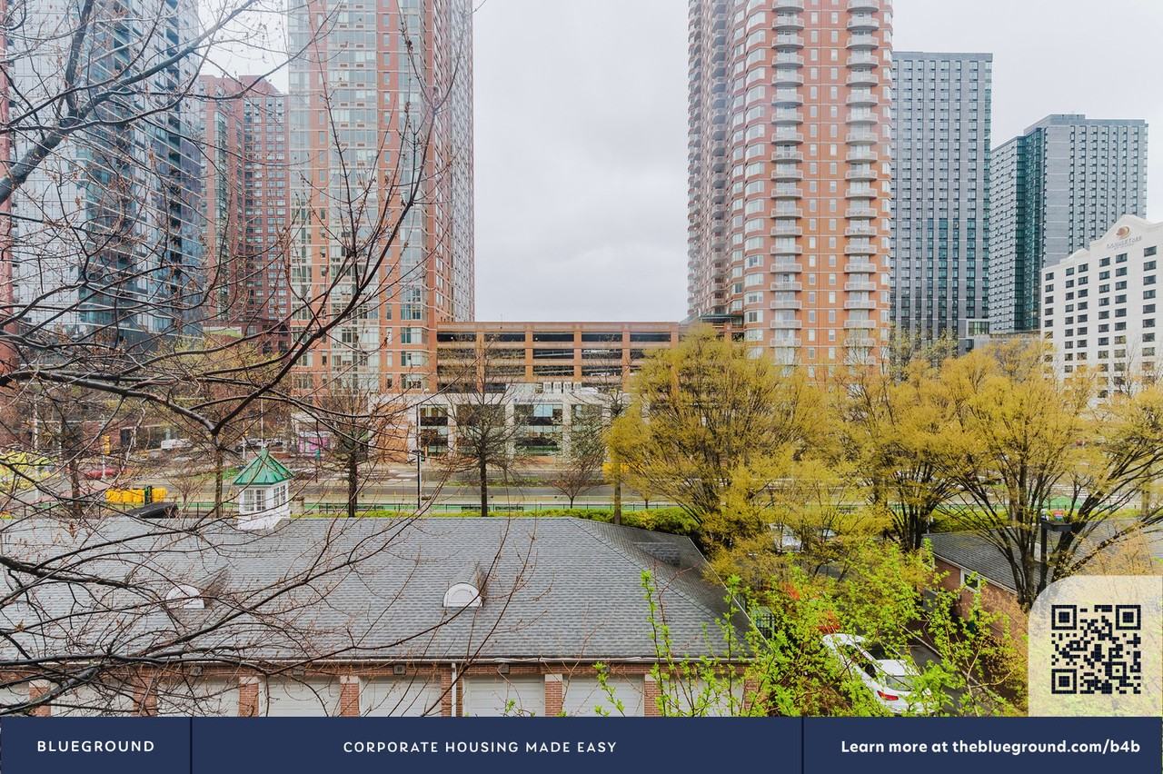444 Washington Boulevard - Photo 6 of 47