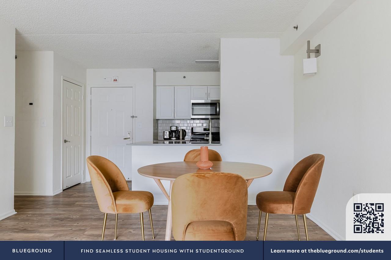 444 Washington Boulevard - Photo 7 of 47