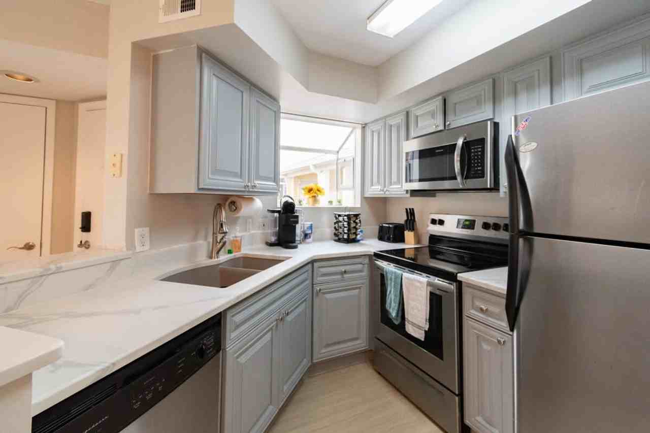 1999 Island Club Dr #1044413P - Photo 5 of 27