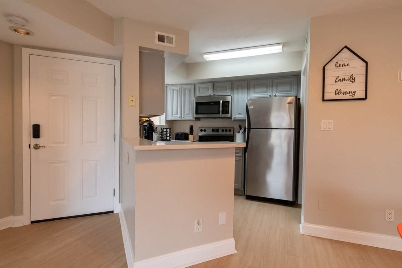 1999 Island Club Dr #1044413P - Photo 6 of 27