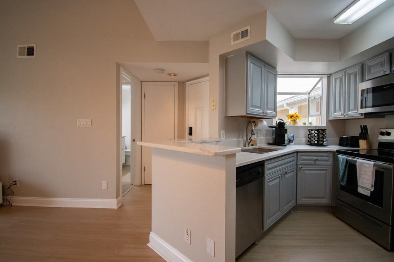 1999 Island Club Dr #1044413P - Photo 7 of 27