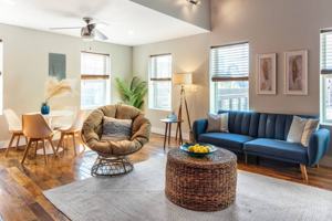 featured image of 400 E 13th St