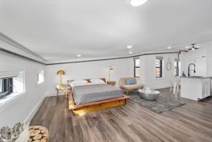 featured image of 18 W Elder St