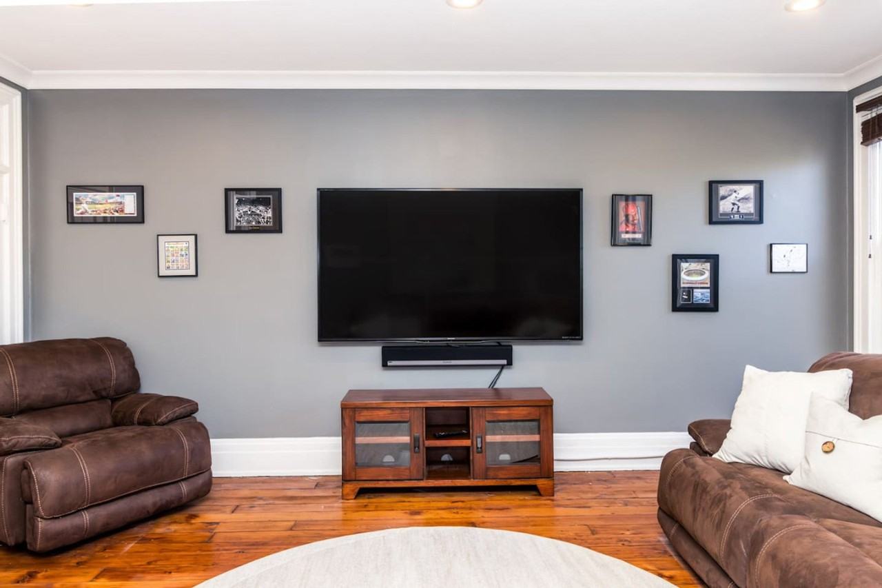 215 W 9th St #1056144P - Photo 3 of 50