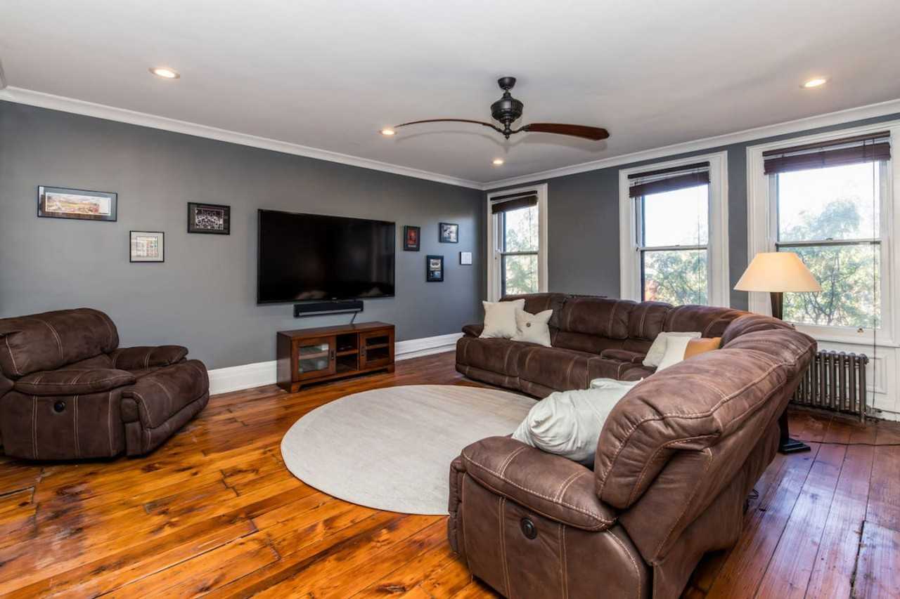 215 W 9th St #1056144P - Photo 5 of 50