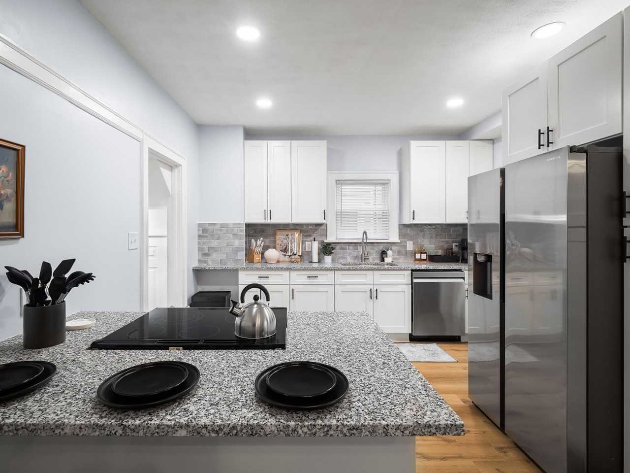 2010 Chesterland Ave #1061091P - Photo 2 of 50