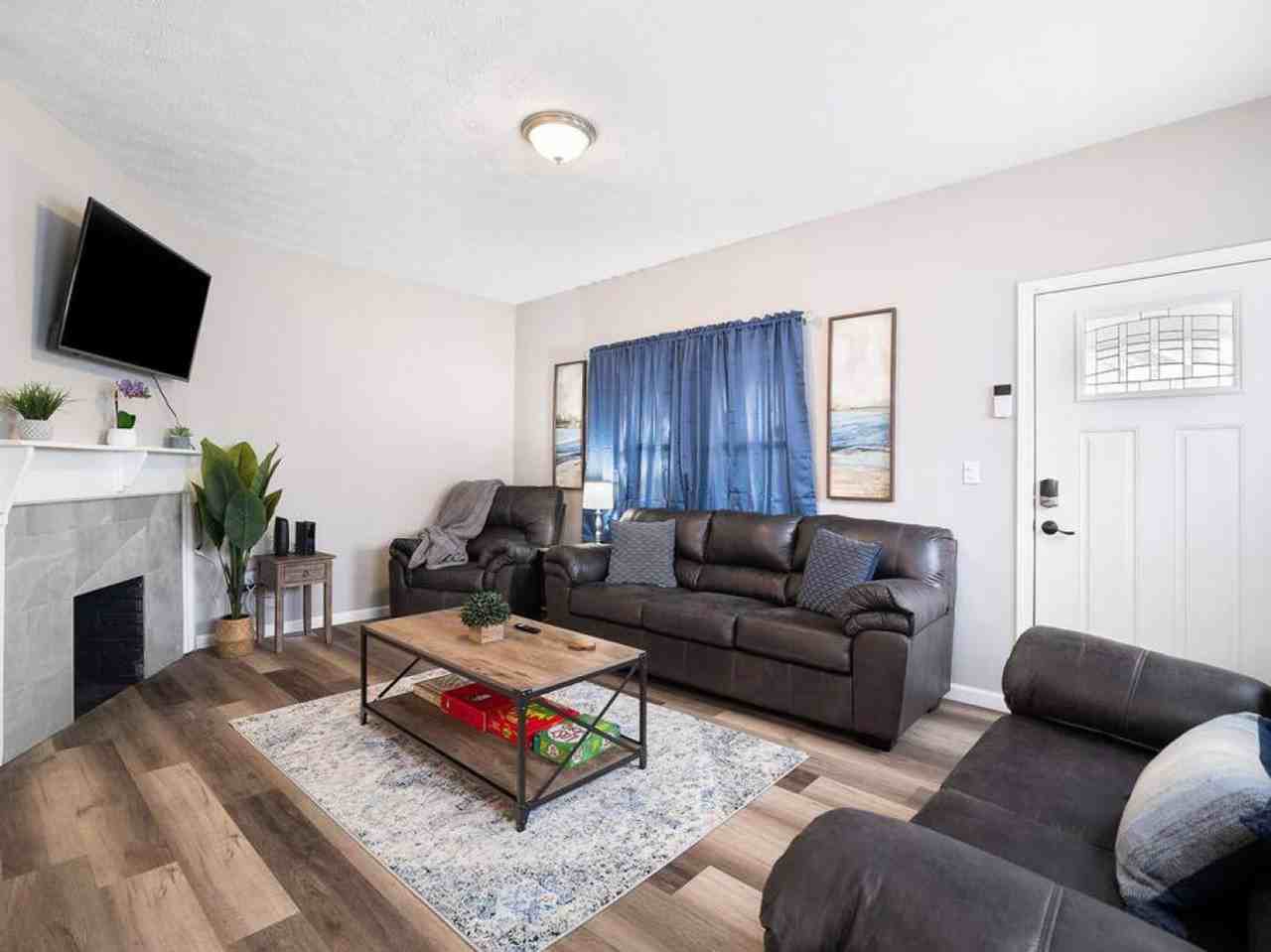 1415 W 57th St #1061205P - Photo 4 of 37