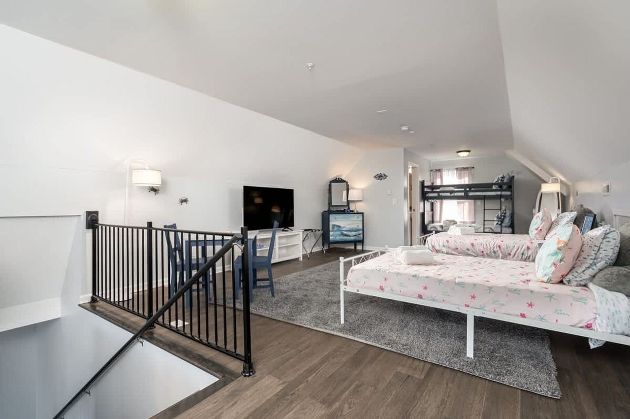 804 Oakleigh Beach Road #1061330P - Photo 3 of 50