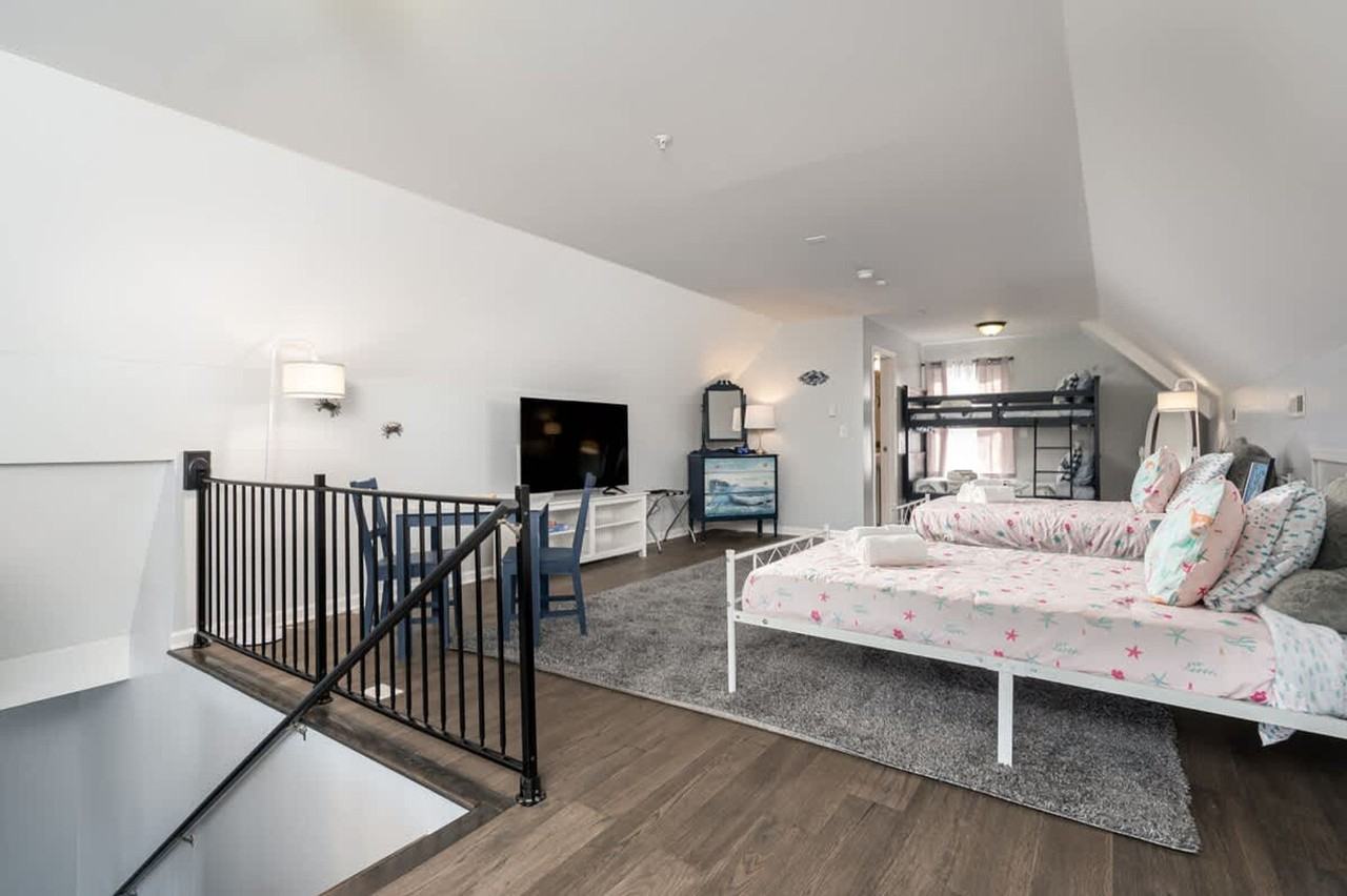 804 Oakleigh Beach Road #1061330P - Photo 7 of 50