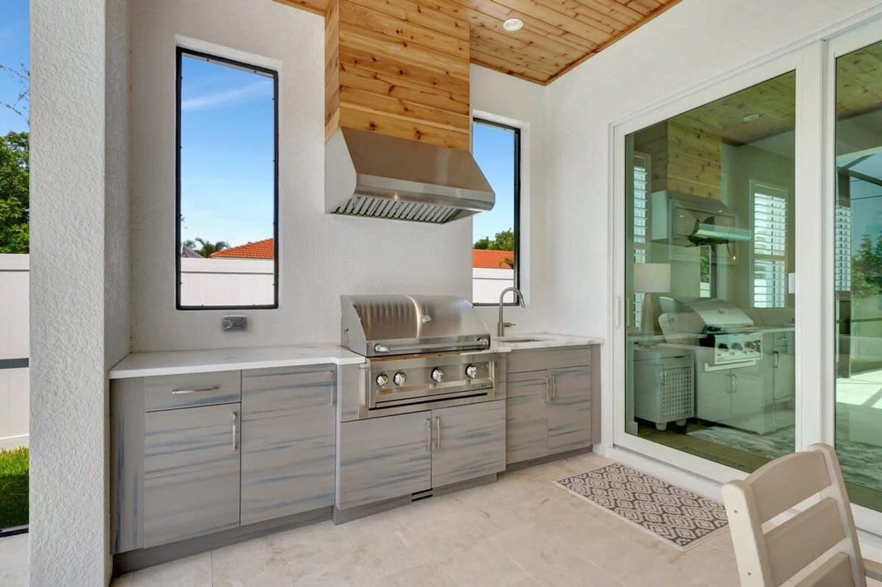 846 95th Ave N #1073510P - Photo 4 of 50