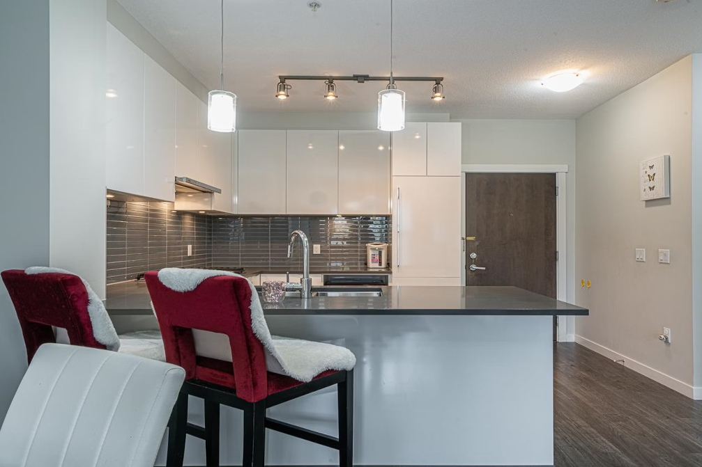 9366 Tomicki Avenue - Photo 5 of 19