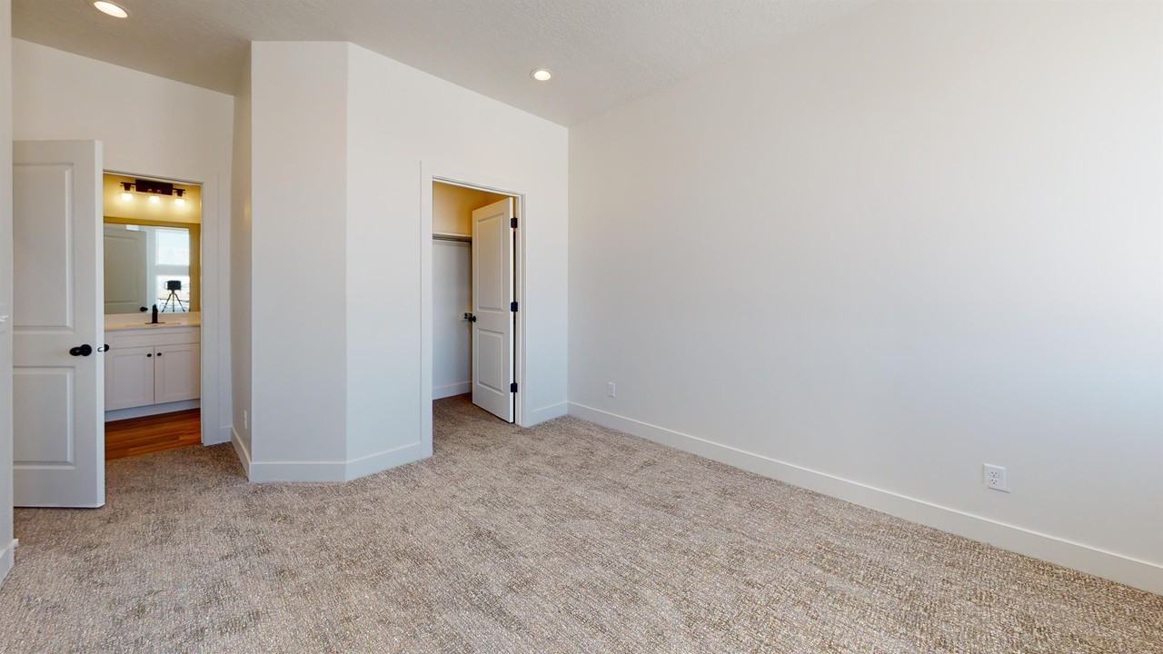 1776 Northwest #18 - Photo 3 of 21