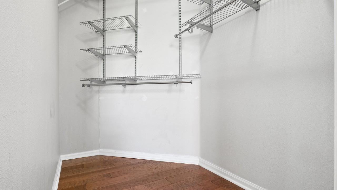 221 Longview Ave #1 - Photo 3 of 49