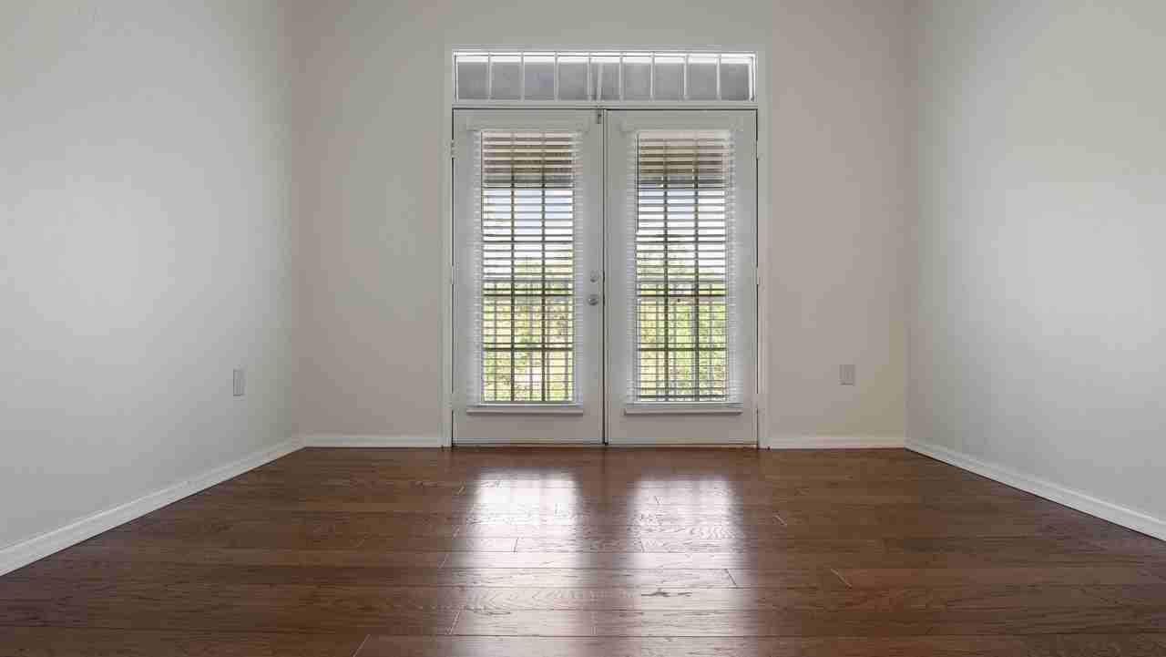 221 Longview Ave #1 - Photo 6 of 49