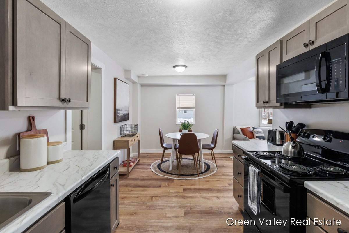 1543 Beidler St #2 - Photo 3 of 17