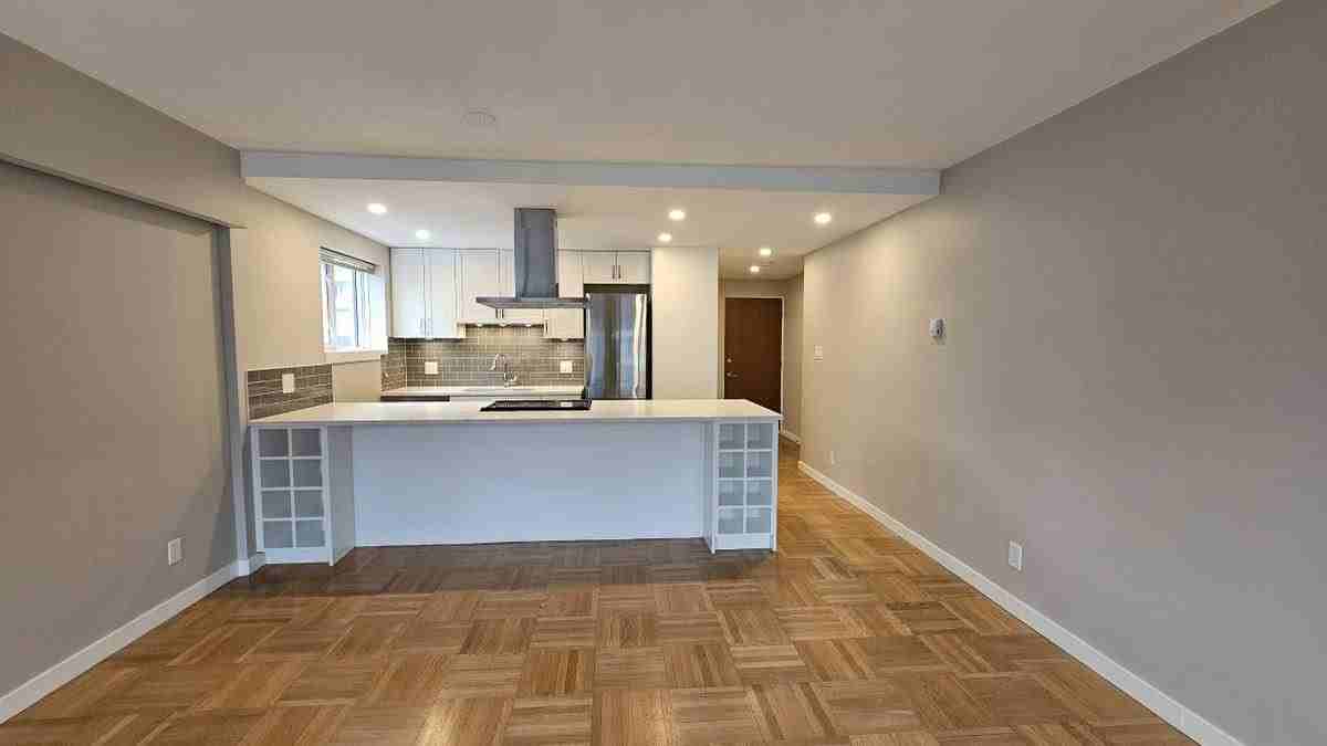 1872 Nelson Street #103