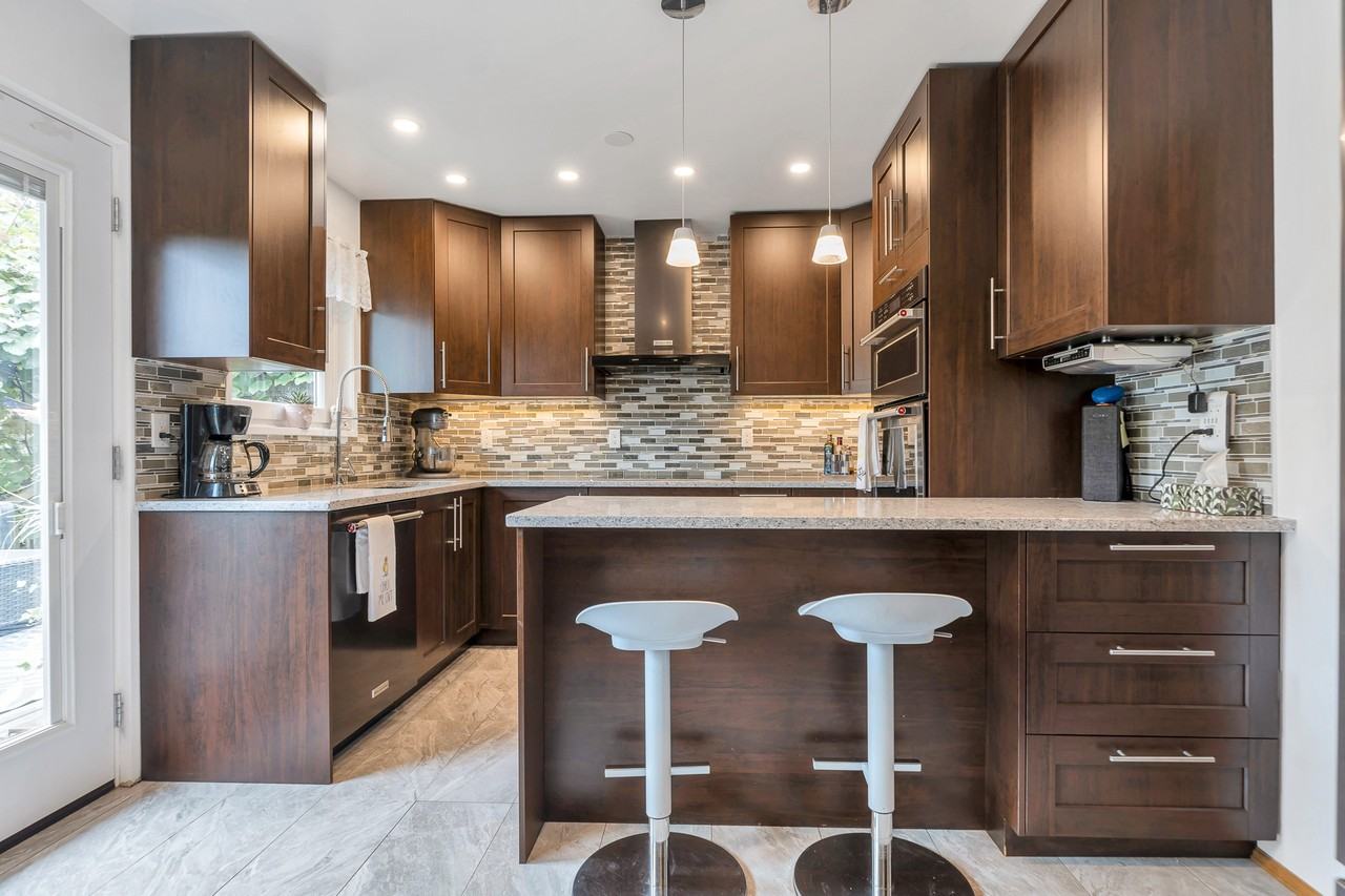 826 Ballantrae Court - Photo 3 of 24