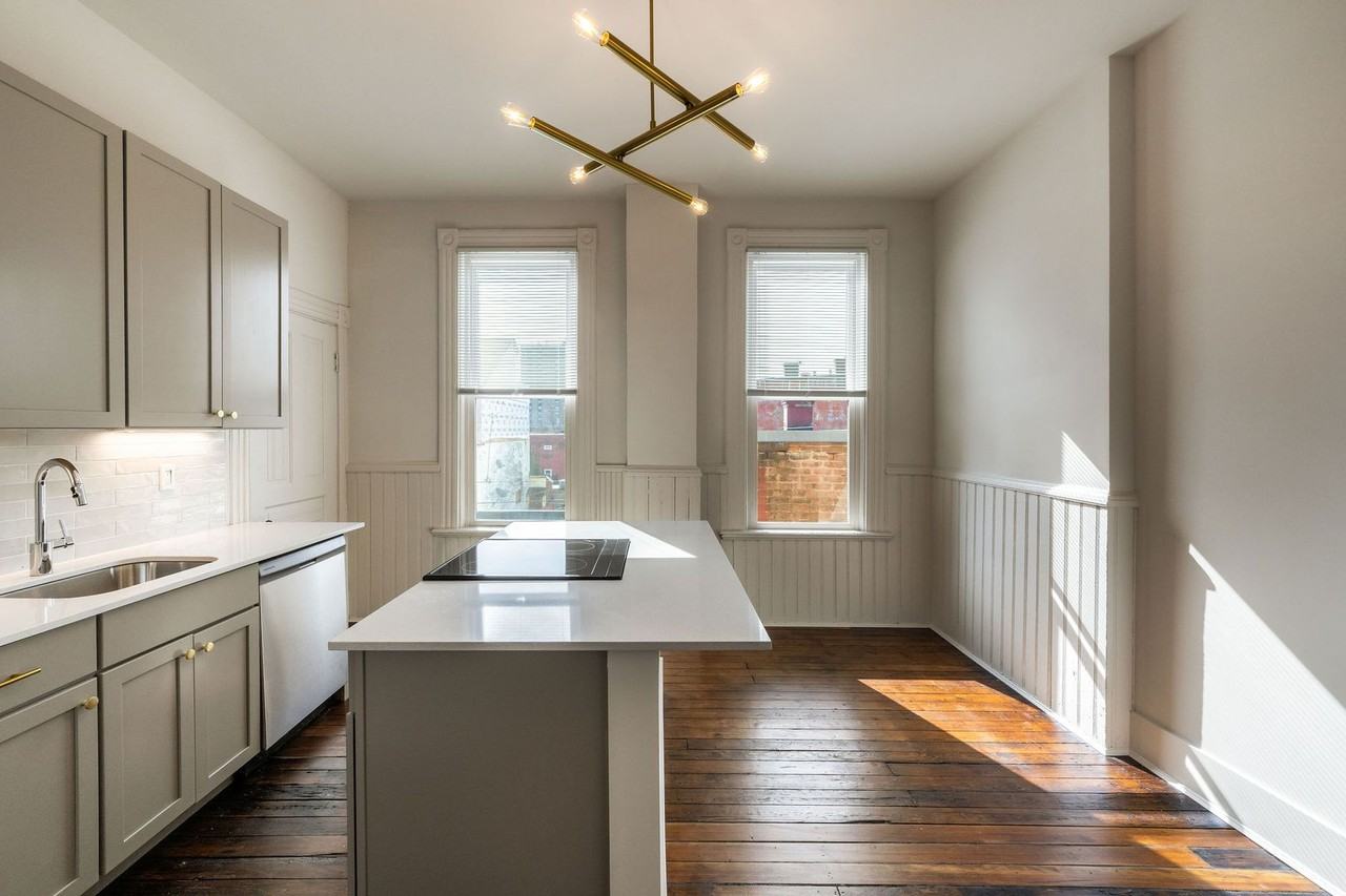 828 Madison Ave - Photo 2 of 8
