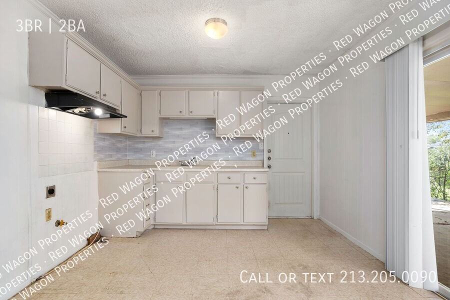 5231 Silvertip Dr - Photo 3 of 10