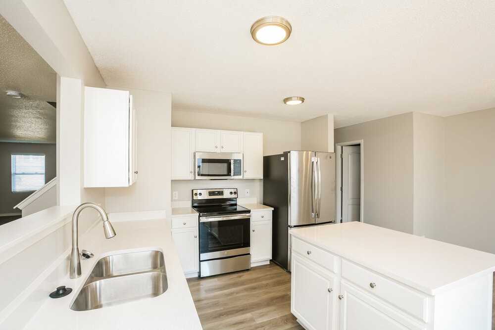 8421 Ash Grove Dr - Photo 5 of 17