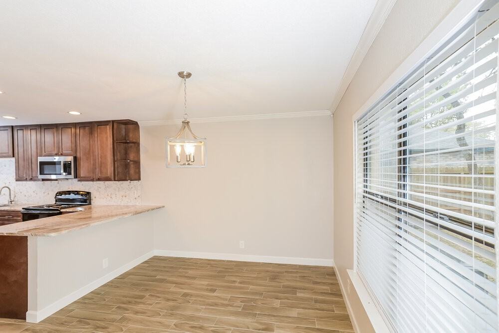 7818 Benbrook - Photo 6 of 17