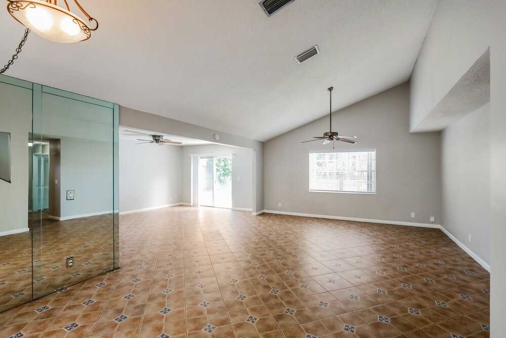 4066 Nw 1st Pl - Photo 5 of 17