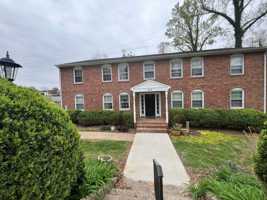 featured image of 1900 1900 & 1904 Canterbury Court