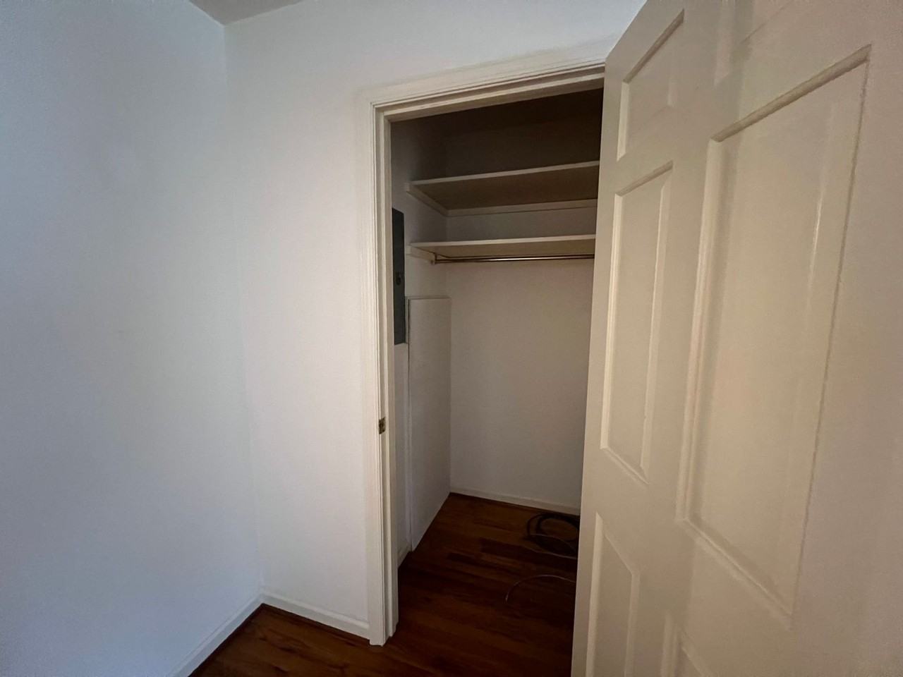 1900-04 Canterbury Court Apartments - Photo 5 of 31