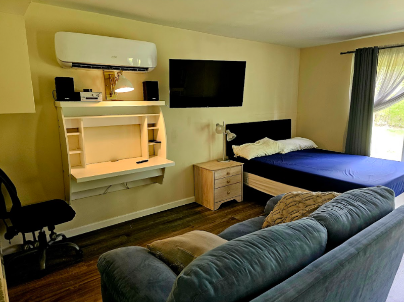 328 Crestview Dr - Photo 3 of 13