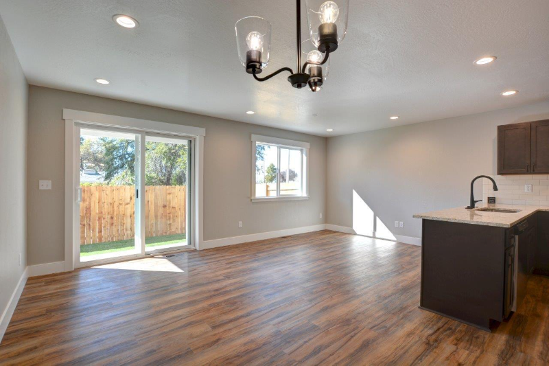 7433 Denman Ct - Photo 3 of 19