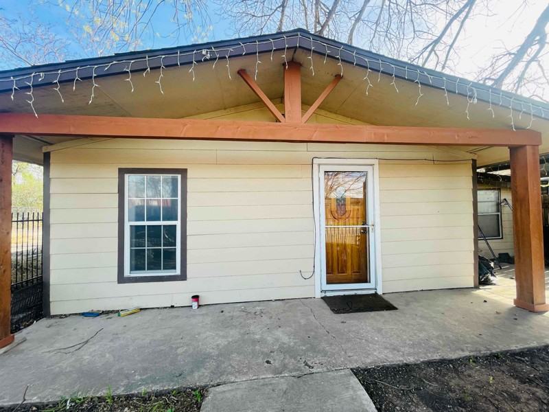 1416 Vickers Ave - Photo 3 of 20