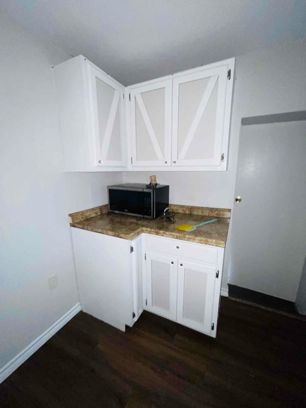 1416 Vickers Ave - Photo 6 of 20