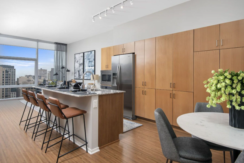 500 N Saint Clair St - Photo 2 of 21