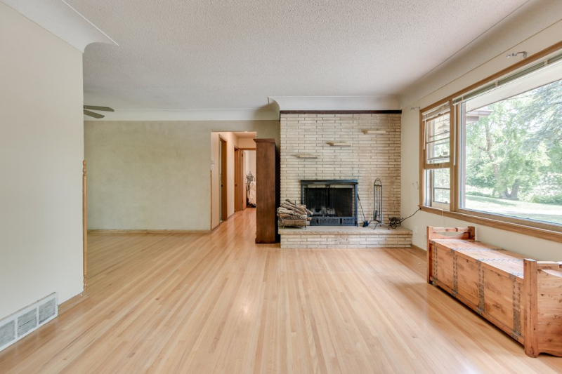 4318 Benjamin St Ne - Photo 2 of 20