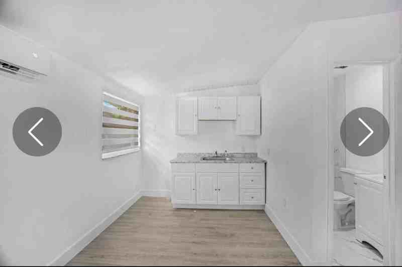 2532 Sw 16th Ter - Photo 3 of 4