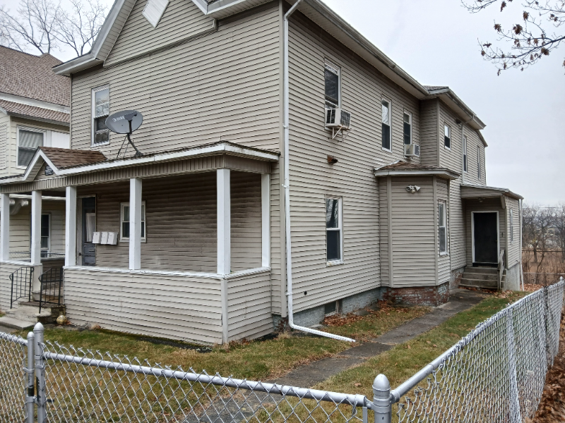 27 Richards St #2 - Photo 2 of 9