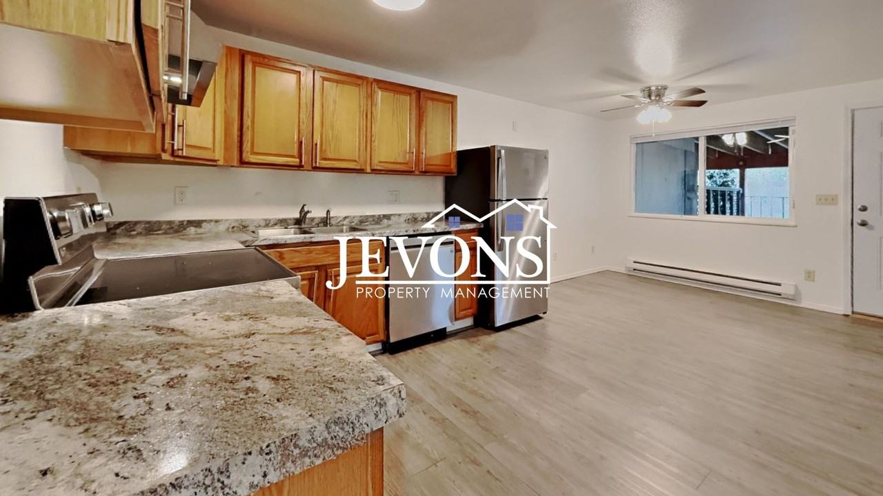 2414 N Street NE Auburn, WA 98002 - Photo 2 of 29