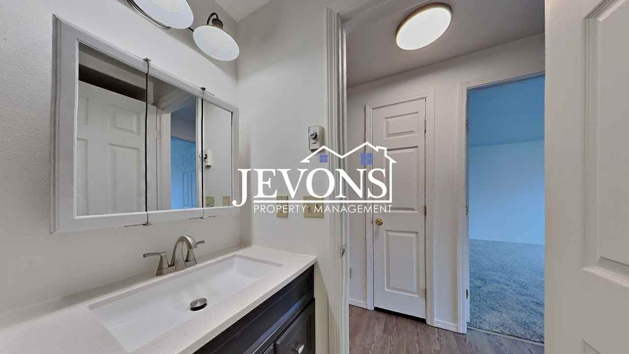 2414 N Street NE Auburn, WA 98002 - Photo 5 of 29