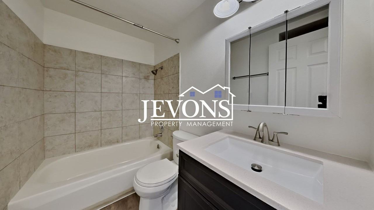 2414 N Street NE Auburn, WA 98002 - Photo 6 of 29