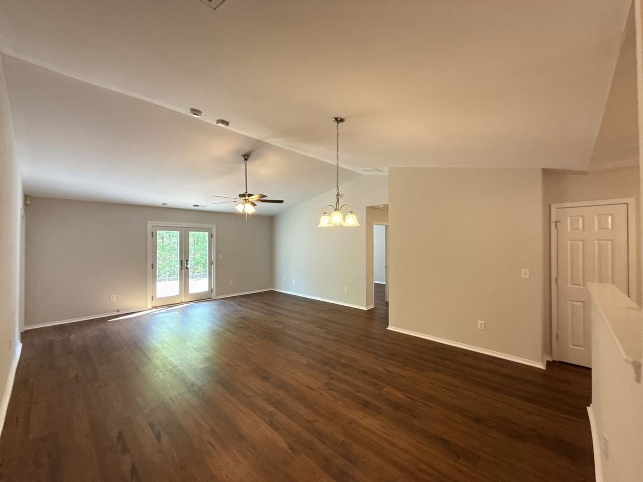 15732 Circlegreen Dr - Photo 2 of 17
