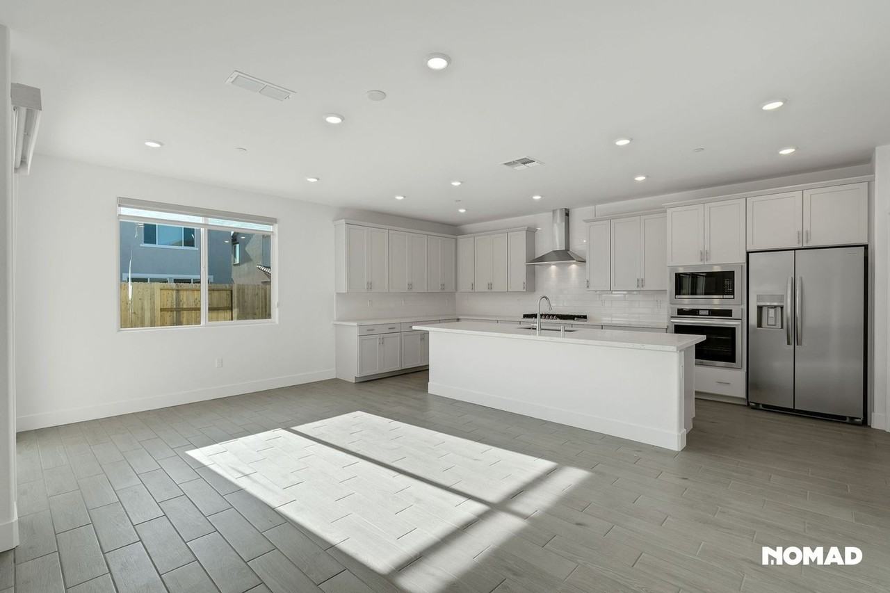 8017 Roundhouse Loop - Photo 4 of 39