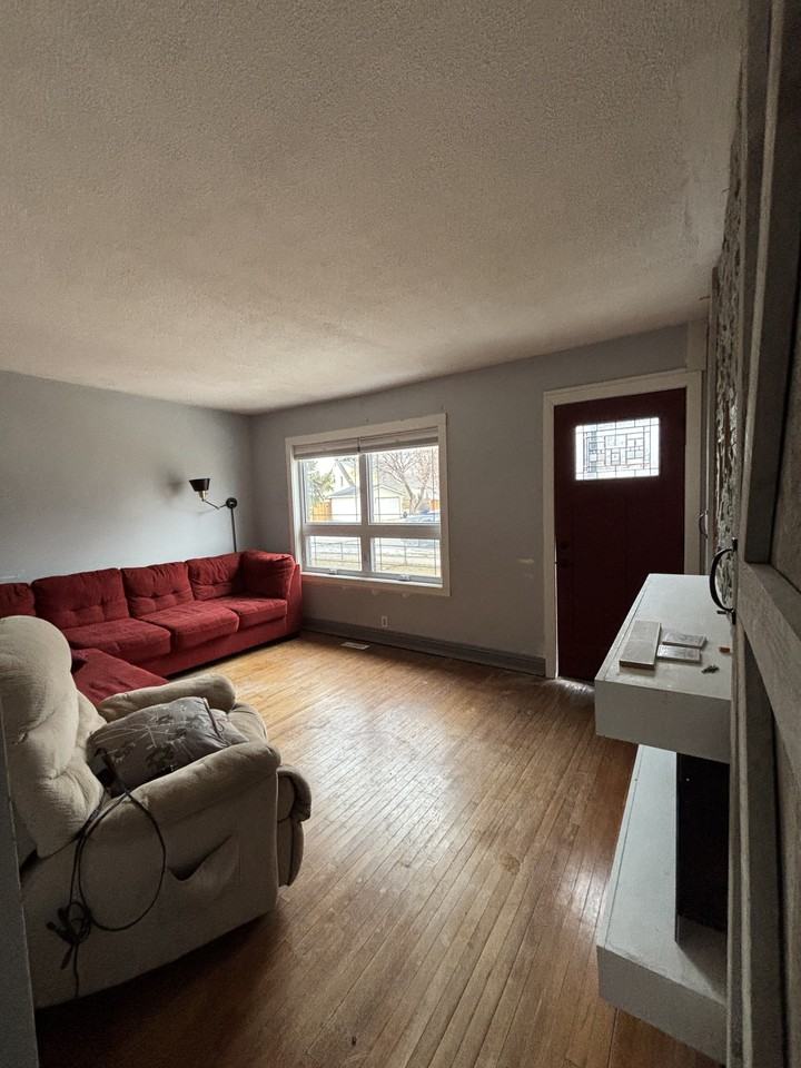 32 Carriere Avenue - Photo 2 of 17