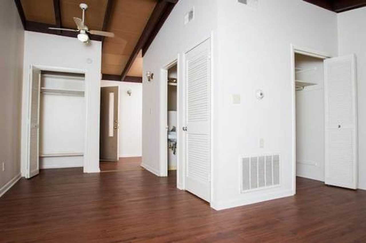 Studios - Photo 3 of 5