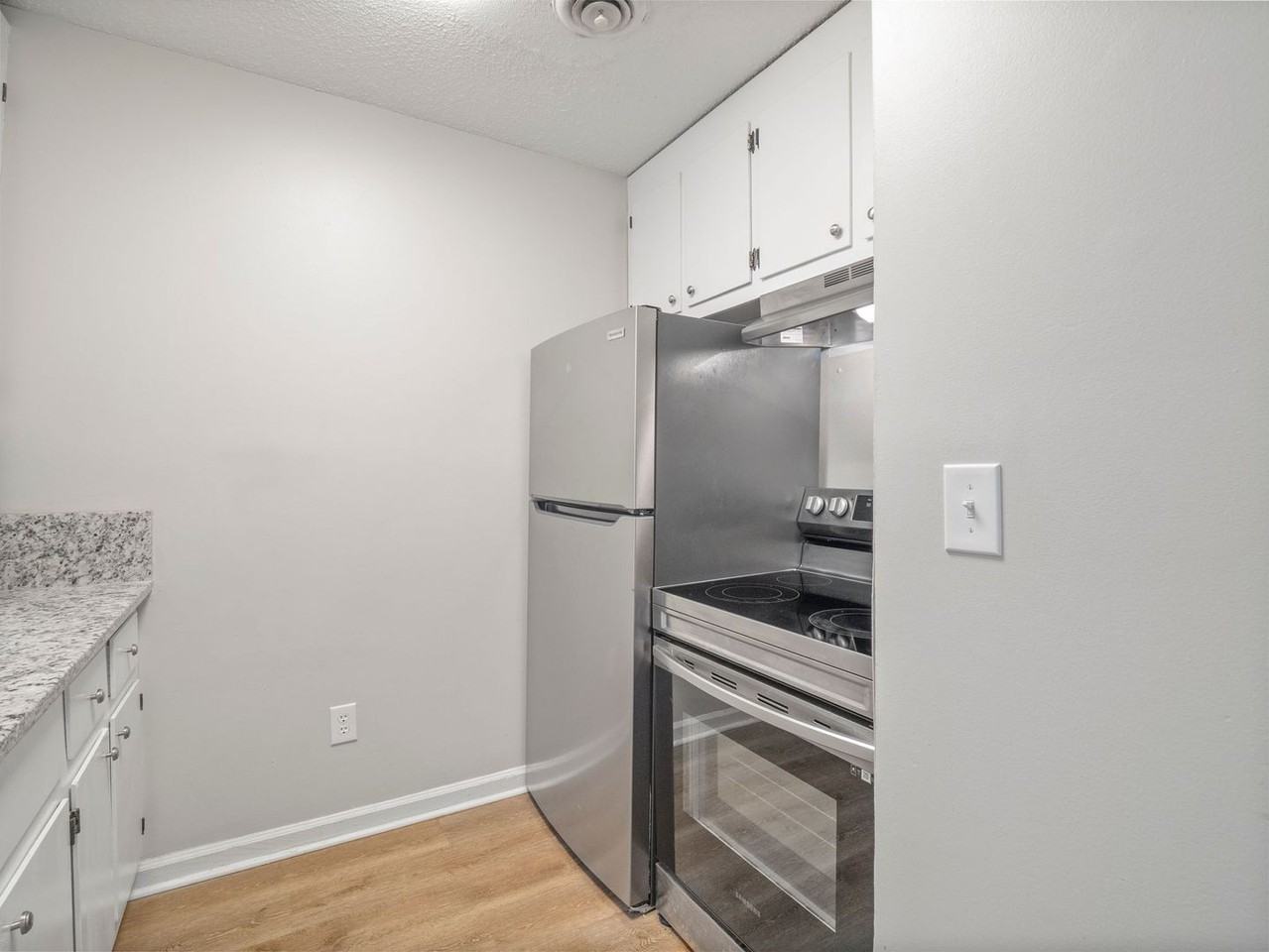 2 BED/1 BATH AVAILABLE IN MARTINSVILLE, VA - Photo 2 of 19