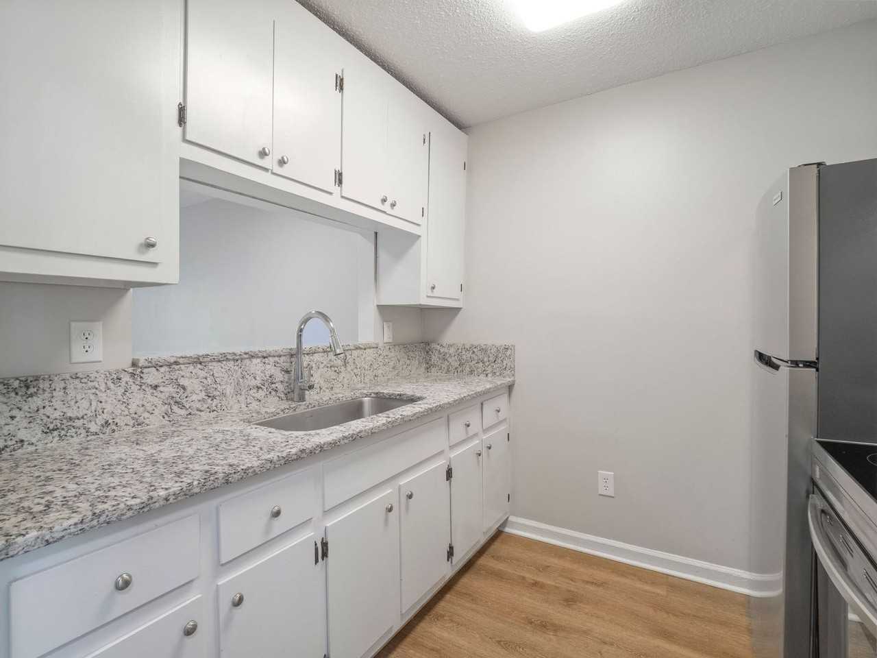2 BED/1 BATH AVAILABLE IN MARTINSVILLE, VA - Photo 3 of 19