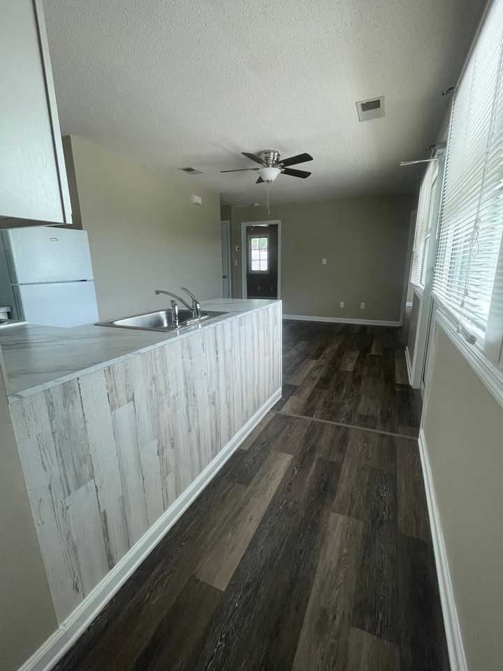 541 Euclid - Photo 2 of 3