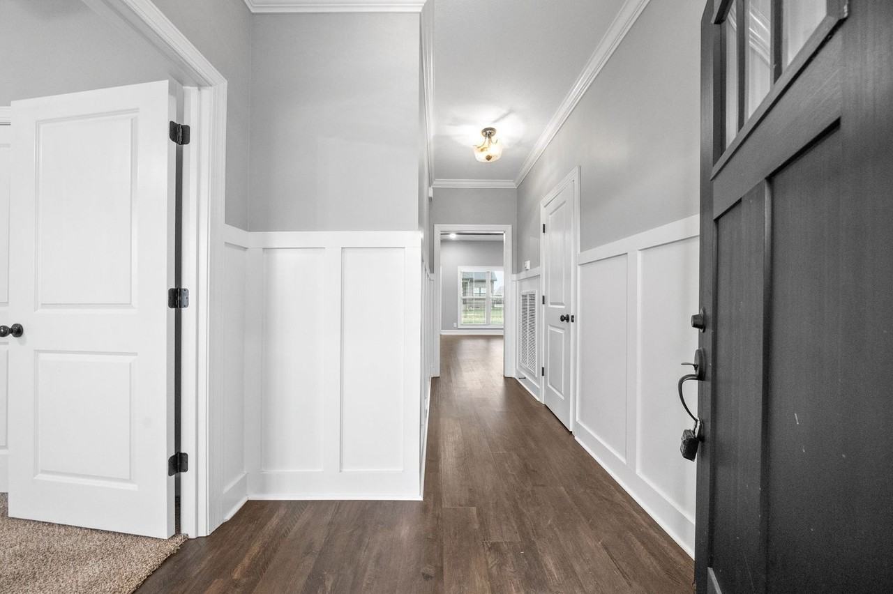 505 Dexter Dr - Photo 4 of 38