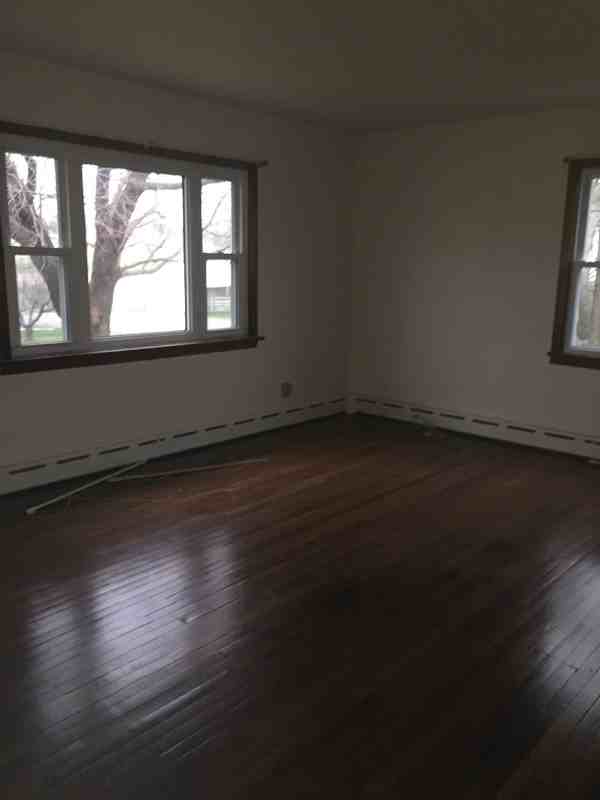 134 N Limestone Rd - Photo 3 of 8